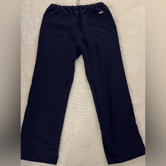 FIGS men’s scrub bottoms, navy - Picture 4 of 5